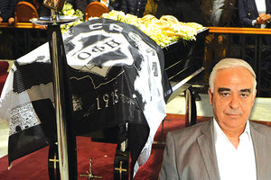 Με μια σημαία του ΟΦΗ στο «μεγάλο ταξίδι» ο Γιώργος Δεικτάκης