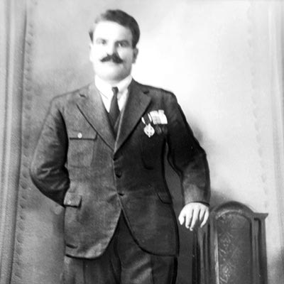 Ο Κοινοτάρχης της Αγίας Βαρβάρας Σταύρος Ανωγειανάκης