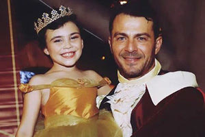 Ο Δήμος Μαλεβιζίου ανάβει το δέντρο με Ντάνο και στηρίζει το έργο του φιλανθρωπικού οργανισμού Make-A-Wish