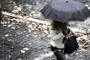 καιροός με βροχές και τοπικές καταιγίδες