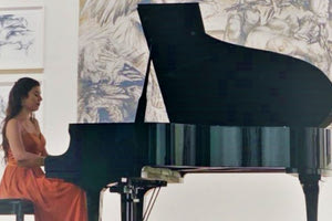 Η νεαρή βραβευμένη πιανίστρια Νεφέλη Μούσουρα σε ρεσιτάλ πιανου