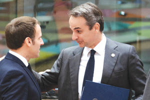 Ο πρωθυπουργός Κυριάκος Μητσοτάκης με Μακρόν