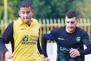 Φάση από το παιχνίδι Κανάρια-Γιούχτας 2010 για τον 1ο όμιλο της Β’ ΕΠΣΗ.