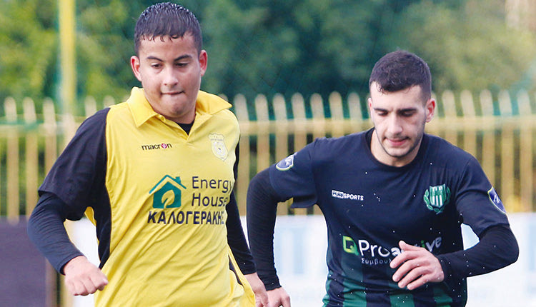 Φάση από το παιχνίδι Κανάρια-Γιούχτας 2010 για τον 1ο όμιλο της Β’ ΕΠΣΗ.