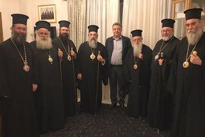 Αρναουτάκης και ιεράρχες στα εγκαίνια του ιδρύματος “Θεομήτωρ”