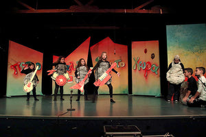 Παρουσίαση Χριστουγεννιάτικου Εργαστηρίου Θεάτρου - Μουσικής - Χορού, Δημιουργική Ομάδα της ΠΕΤΡΟ-ΨΑΛΙΔΟ-ΧΑΡΤΟΧΩΡΑΣ