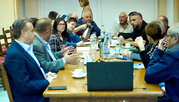 τεχνική σύσκεψη που έγινε για το στεγαστικό… αύριο των Γενικού Λυκείου και ΕΠΑΛ Κισσάμου μετά τον σεισμό