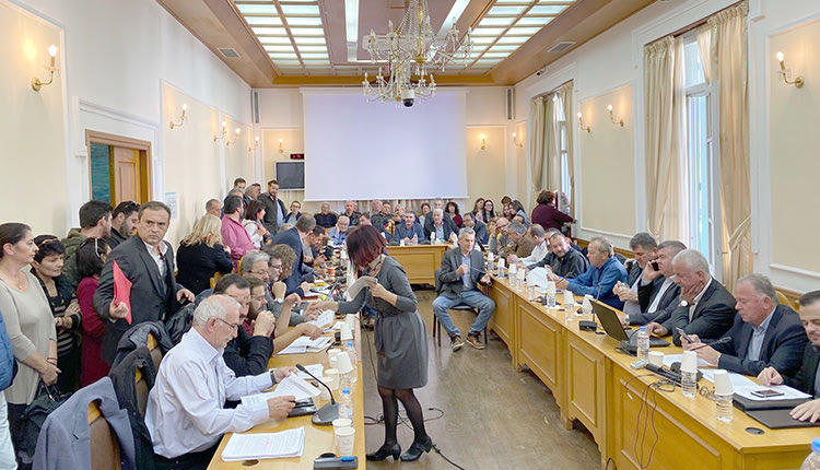 το Περιφερειακό Συμβούλιο Ηρακλείου, για το ψήφισμα του Δημοτικού Συμβουλίου Μαλεβιζίου, το οποίο τάσσεται κατά της δημιουργίας επίγειου σταθμού στη Δαμάστα, στο πλαίσιο της ηλεκτρικής διασύνδεσης της Κρήτης με την Αττική