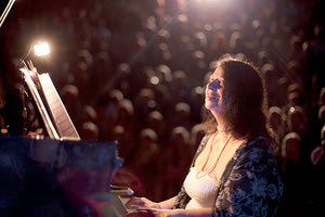 Σε συναυλία στο Πολιτιστικό Συνεδριακό Κέντρο Ηρακλείου η Ντόρα Μπακοπούλου