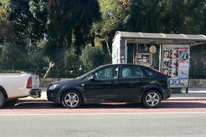 H κατάσταση της πόλης με τα παράνομα παρκαρίσματα