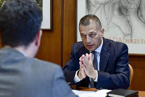 με τον αρμόδιο υφυπουργό για θέματα Μεταναστευτικής Πολιτικής κ. Στεφανή