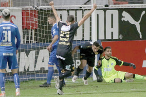 Ο Ροβίθης μόλις έχει σκοράρει και ετοιμάζεται να πανηγυρίσει το γκολ που χάρισε μία ακόμα νίκη στον Εργοτέλη