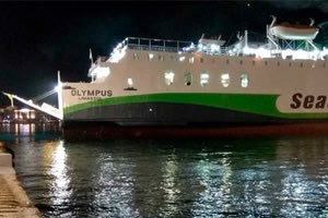 Πρόσκρουση του πλοίου «Olympus» με πλωτό γερανό μέσα στο λιμάνι του Ρεθύμνου.