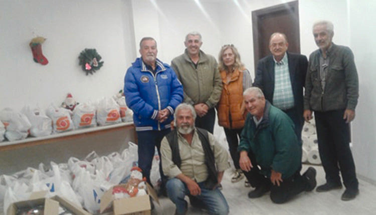 Εκδήλωση του Συλλόγου Πολυτέκνων Ν. Ηρακλείου όπου παραδόθηκαν τσάντες με είδη πρώτης ανάγκης & Χριστουγεννιάτικα εδέσματα σε άπορες πολύτεκνες οικογένειες
