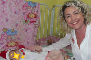 Παιχνίδια σε μικρούς ασθενείς από την διοικήτρια της 7ης ΥΠΕ Κρήτης