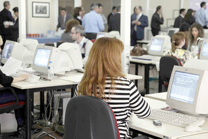 Πόσο δουλεύουν οι Έλληνες  και σε ποια θέση βρίσκονται;