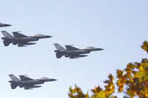 Μπαράζ παραβιάσεων πάνω από το Αιγαίο