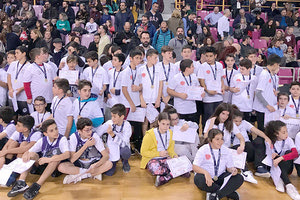 Αυλαία με χαμόγελα  στα «Δύο Αοράκια»