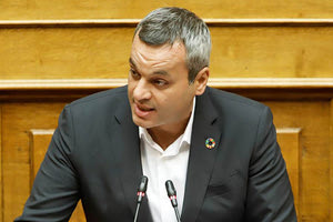 Ο Χάρης Μαμουλάκης