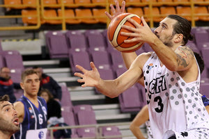 Ο Λιανός σε φάση απο τον αγώνα μπάσκετ ΟΦΗ - Μανδραϊκού