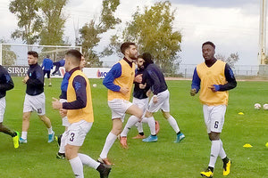 Οι παίκτες του Πόρου στη διάρκεια της προθέρμανσης