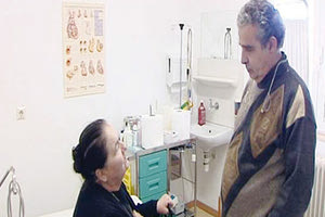 Ο διευθυντής της Καρδιολογικής Κλινικής του Λαϊκού Γενικού Νοσοκομείου Αθηνών Κωνσταντίνος Μερκούρης εθελοντής στο Κέντρο Υγείας Ανωγείων