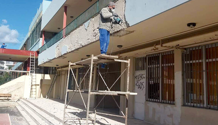οι εργασίες στο κτήριο των σχολείων 4ου Γυμνασίου και Λυκείου δεν έχουν ακόμα ολοκληρωθεί