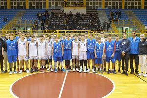 Αθλητές που συμμετείχαν στο Χριστουγεννιάτικο τουρνουά μπάσκετ της ΕΟΚ