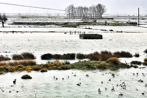 Tο Οροπέδιο κυριολεκτικά βυθίζεται μέσα στις τεράστιες ποσότητες των νερών που κατακλύζουν τα πάντα