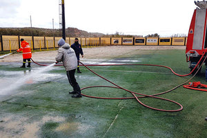 Η επέμβαση της Πυροσβεστικής στην πλημύρα του γηπέδου της ΑΕ Κατσαμπά