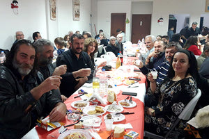 εκδήλωση της κοπής της  πρωτοχρονιάτικης πίτας του   Πολιτιστικού  Συλλόγου  Λαρανίου