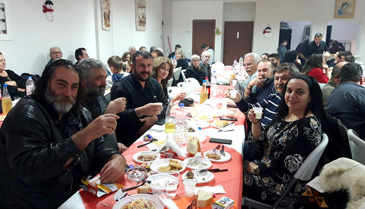 εκδήλωση της κοπής της  πρωτοχρονιάτικης πίτας του   Πολιτιστικού  Συλλόγου  Λαρανίου