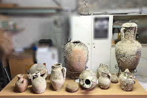 Αγγεία και αμφορείς του 4ου αιώνα π.Χ. βρέθηκαν μεταξύ άλλων στην κατοχή 56χρονου από χωριό του Αποκόρωνα