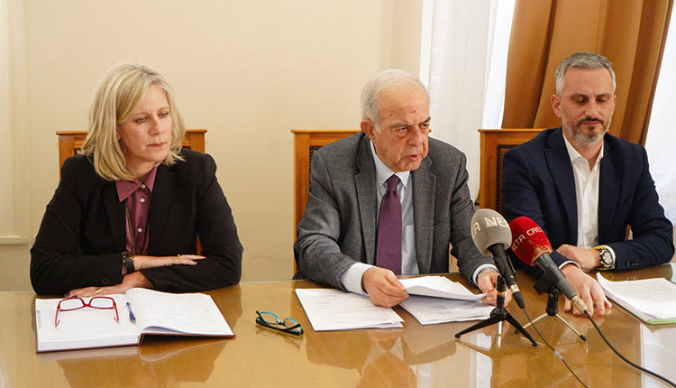 Ο δήμαρχος Ηρακλείου Β. Λαμπρινός για την πολύκροτη υπόθεση στον κόλπο του Δερματά