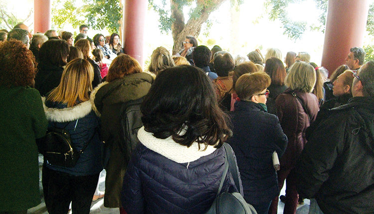 φίλες και οι φίλοι του Δικτύου Παρέμβασης Γυναικών Κρήτης στην ξενάγηση που οργάνωσε, στο Αρχαιολογικό Μουσείο Ηρακλείου