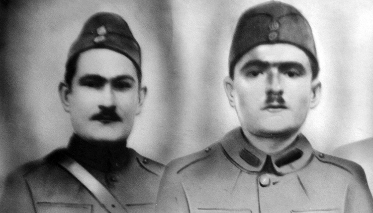 Από αριστερά τα αδέλφια Θωμάς και Γεώργιος Τσαφαντάκης του Συμεών από το Δούλι.
