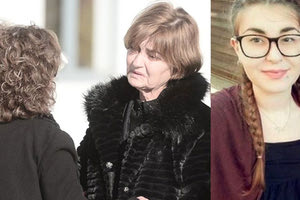 η μητέρα της Ελένης Τοπαλούδη από το Μικτό Ορκωτό Δικαστήριο της Αθήνας κατά την εκδίκαση της φρικτής δολοφονίας της κόρης της