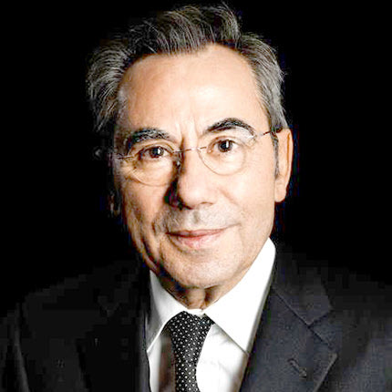 O καθηγητής Δρ. Βασίλειος Φθενάκης