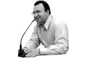 Ο διευθυντής Πρωτοβάθμιας Εκπαίδευσης Λασιθίου, κ. Μανόλης Κ. Μακράκης