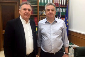 Στην προμήθεια συστήματος μείωσης απωλειών νερού κι εκσυγχρονισμού του ηλεκτρομηχανολογικού εξοπλισμού στα αρδευτικά έργα του Δήμου Μινώα Πεδιάδος, υπέγραψε ο Περιφερειάρχης