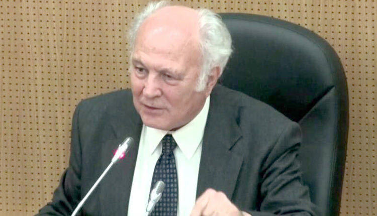 “Έφυγε” ο βραβευμένος Βιαννίτης ιστορικός και καθηγητής Εμμανουήλ Μικρογιαννάκης