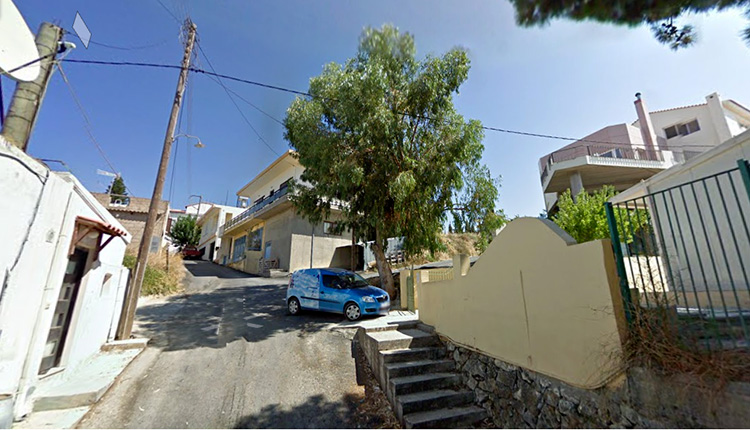 Το σχολείο βρίσκεται σε μία οδό με έντονη κλίση που δυσκολεύει την πρόσβαση