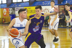 Φάση από το παιχνίδι Ηράκλειο - ΑΟΚ Χανιά στους εφήβους