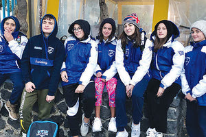 Η ομάδα των Δελφινιών που συμμετείχε στους αγώνες στα Χανιά