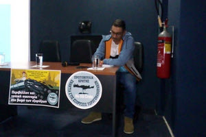 Ο δυο φορές ολυμπιονίκης και γνωστός ως «γιος του ανέμου» Νίκος Κακλαμανάκης σε εκδήλωση που έλαβε χώρα χθες βράδυ στο Μουσείο Φυσικής Ιστορίας, και διοργάνωσε η «Πρωτοβουλία Κρήτης ενάντια στις εξορύξεις υδρογονανθράκων».