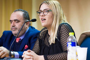 Η κ. Ιωάννου με τον πρώην διοικητή Δίωξης Ηλεκτρονικού Εγκλήματος, κ. Μ. Σφακιανάκη