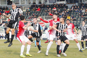 Η φάση στην οποία ο Φιγκερεϊρέδο κερδίζει το πέναλτι το οποίο ωστόσο δεν έγινε γκολ αφού ακυρώθηκε η εκτέλεση του Νέιρα