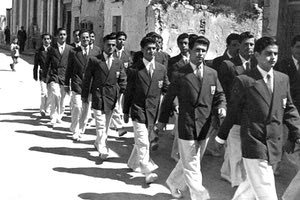 Η φωτογραφία της ημέρας: 1952. Ομάδα σπουδαστών της Παιδαγωγικής Ακαδημίας Ηρακλείου