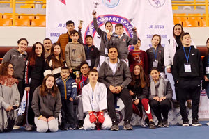 Η ομάδα του Αθλόπολις που πήρε μέρος στους αγώνες του Πανελλήνιου Πρωταθλήματος Ζίου Ζίτσου