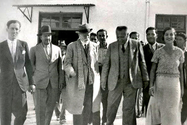 Η φωτογραφία της ημέρας: 1933. Ο Ελ. Βενιζέλος πριν φύγει εξόριστος στο Παρίσι